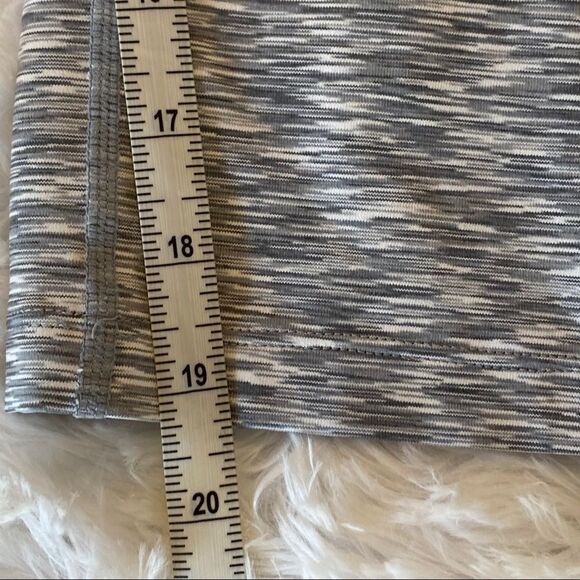 Calvin Klein Performance Capris Leggings, Size L - Picture 10 of 10